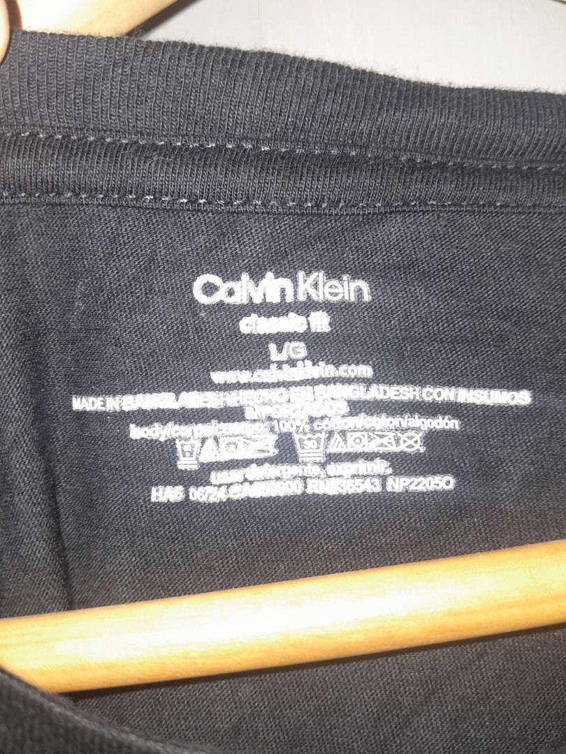 CALVIN KLEIN TEE (Category: Tshirts & Polo Shirts ) located in Alburquerque. Submitted by zkethrifter (Listing ID 1466501399, Image 2). Description: ACTUAL DIMES 23W X 27L DM!.