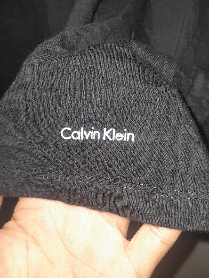 CALVIN KLEIN TEE (Category: Tshirts & Polo Shirts ) located in Alburquerque. Submitted by zkethrifter (Listing ID 1466501399, Image 3). Description: ACTUAL DIMES 23W X 27L DM!.