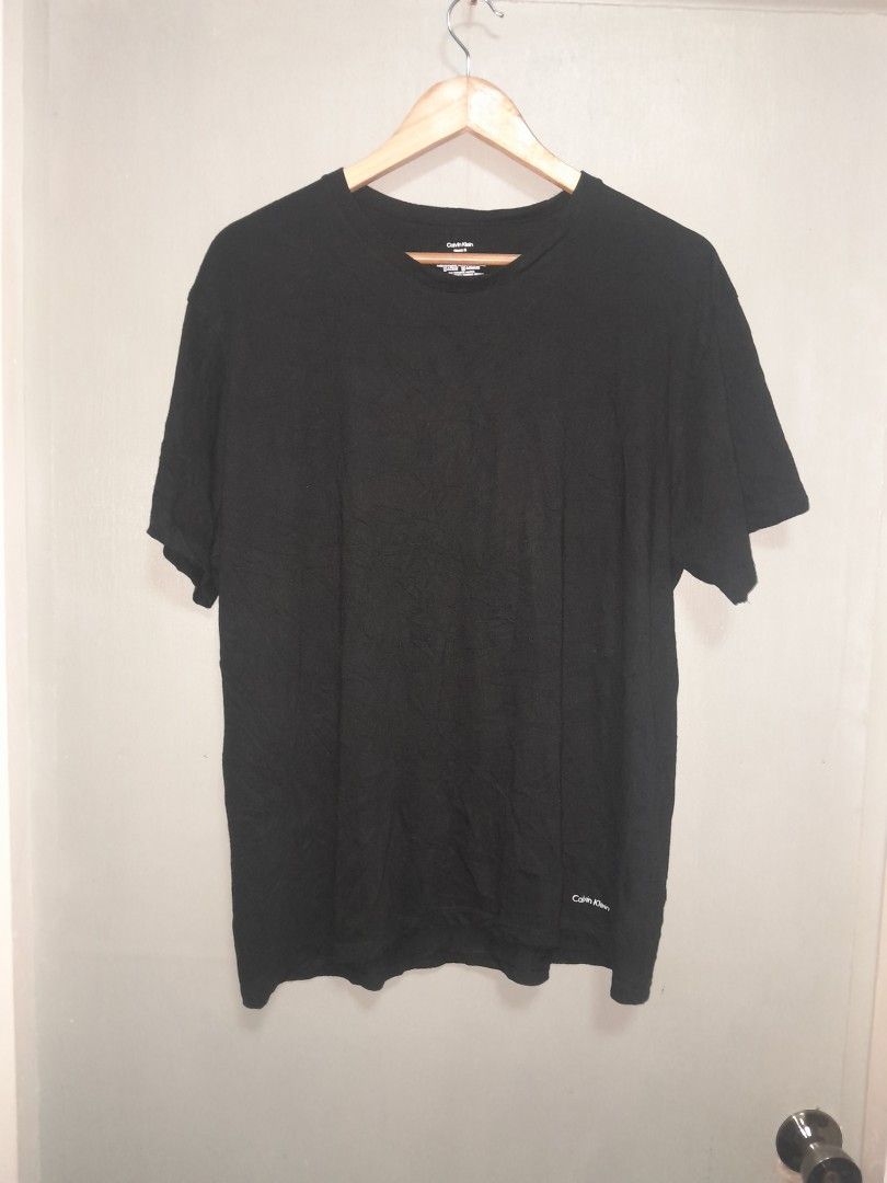 CALVIN KLEIN TEE (Category: Tshirts & Polo Shirts ) located in Alburquerque. Submitted by zkethrifter (Listing ID 1466501399, Image 1). Description: ACTUAL DIMES 23W X 27L DM!.