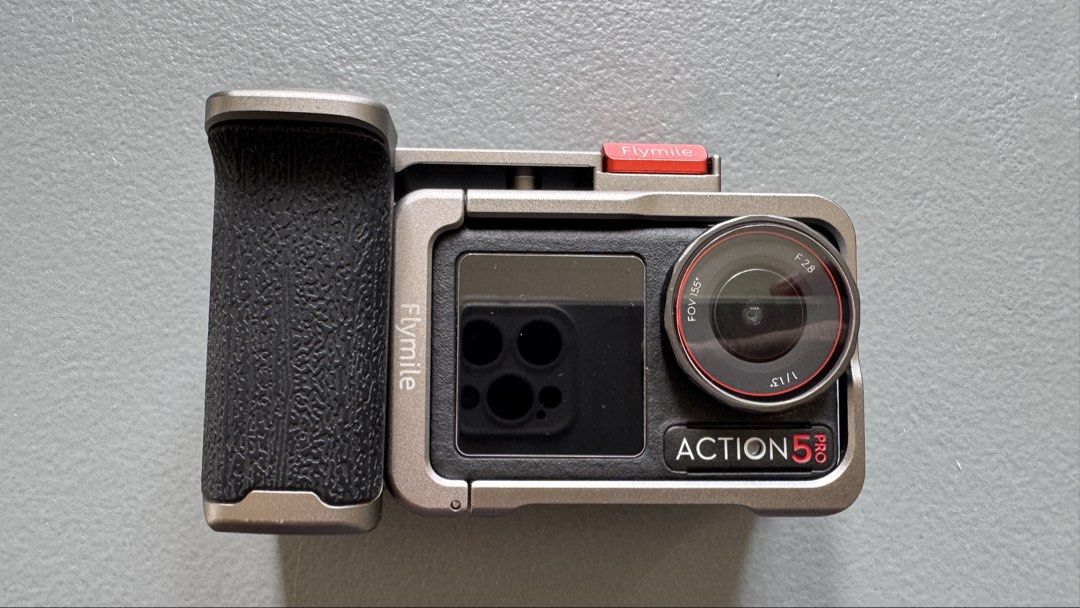 Camera Grip DJI Action 5 flymile (Category: Video Cameras) located in Angeles City. Submitted by imymeminexx (Listing ID 1466355923, Image 2). Description: Selling camera grip of my DJI action 5 Used once Bought 3k sa orange app - Accessories: Side hand grip and bottom tripod mount included - Ideal for: Vlogging and outdoor recording - Condition: Excellent, ready to use For meet up around Angeles or LBC COP.