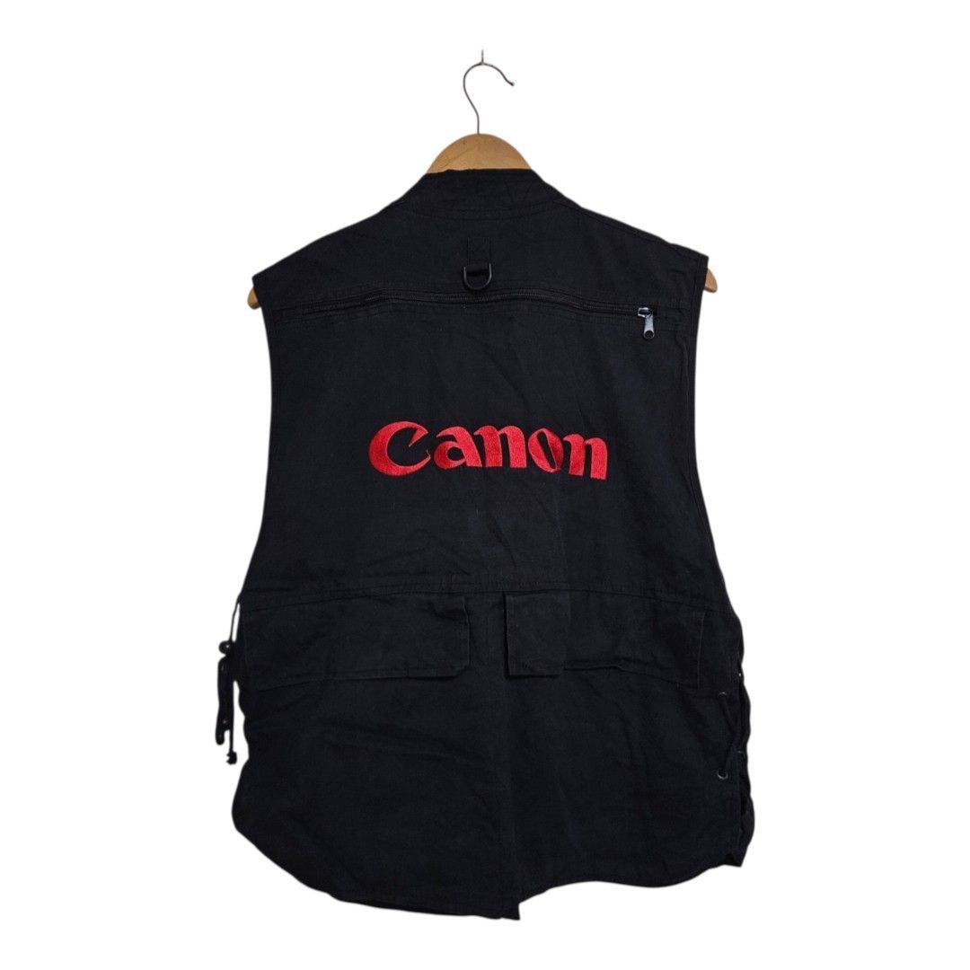 Cannon vintage multipocket vest (Category: Coats, Jackets and Outerwear) located in Baguio. Submitted by fadexquisite (Listing ID 1466451499, Image 2). Description: Cannon vintage multipocket vest Fits med to large 26x22 Very good condition Issue slightly faded 600 plus ship fee.