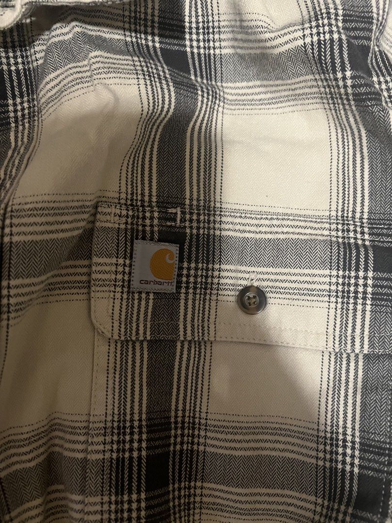 Carhartt Long sleeve (Category: Coats, Jackets and Outerwear) located in Makati City. Submitted by choco.24 (Listing ID 1466493748, Image 3). Description: Original Carhartt Long sleeve Original.