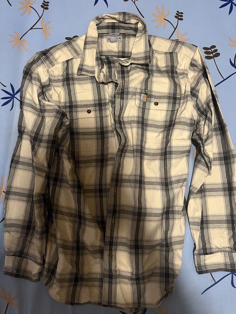 Carhartt Long sleeve (Category: Coats, Jackets and Outerwear) located in Makati City. Submitted by choco.24 (Listing ID 1466493748, Image 1). Description: Original Carhartt Long sleeve Original.