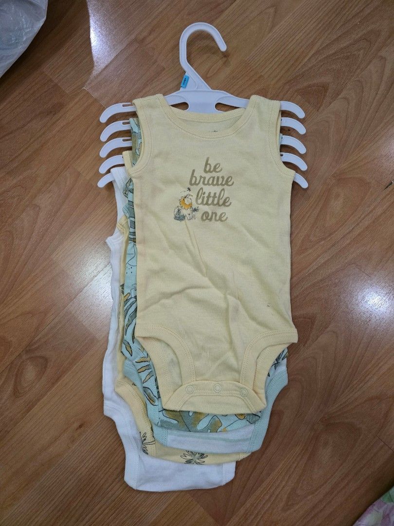 Carters Baby Clothes Onesie Set (5 pcs) (Category: Babies & Kids Fashion) located in Quezon City. Submitted by buybyestuffmnl (Listing ID 1466460455, Image 2). Description: bought in US.