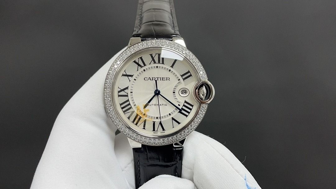 Cartier Ballon Bleu Diamond Bezel Automatic Watch (Category: Luxury Watches) located in Muntinlupa City. Submitted by wassomsalp20437 (Listing ID 1466406270, Image 1). Description: - Brand/Model: Cartier Ballon Bleu Automatic - Bezel: Elegant diamond-set bezel - Dial: Silver guilloché dial with Roman numeral hour markers - Hands: Signature blue sword-shaped hands - Date: Convenient date window at 3 o'clock - Crown: Distinctive sapphire cabochon i