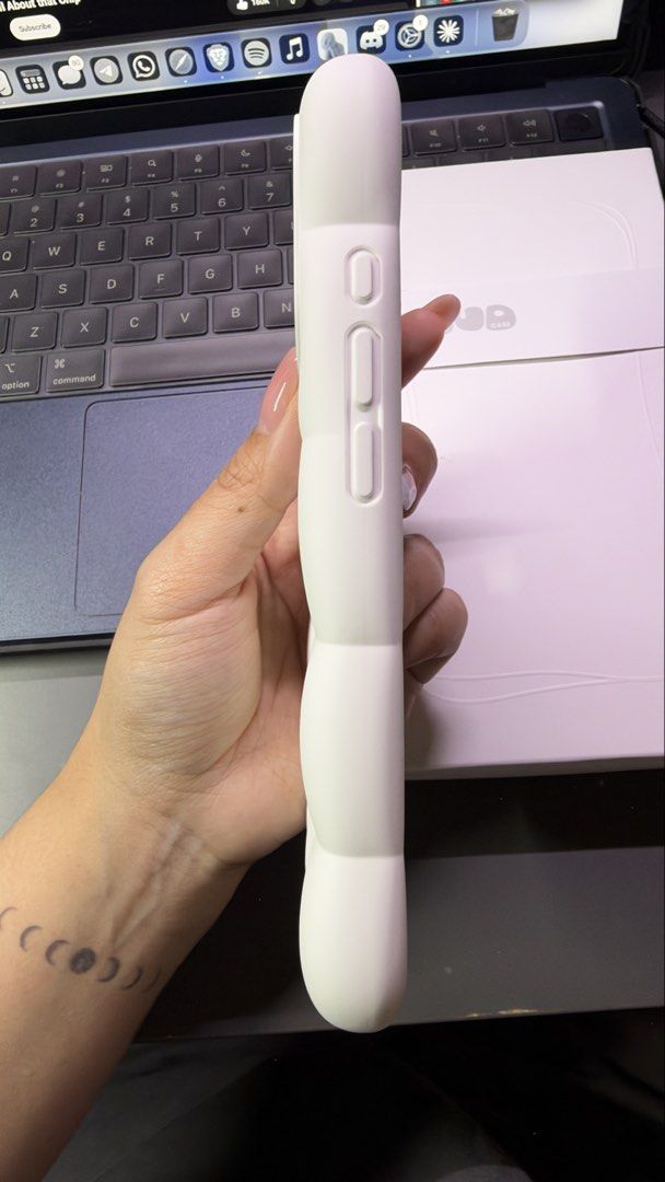 CASETiFY Cloud Case (Cotton White) for iPhone 17/18 Pro (not Max) (Category: Cases & Sleeves) located in Paranaque City. Submitted by alyssers (Listing ID 1466406934, Image 3). Description: CASETiFY Cloud Case (Cotton White) for iPhone 17/18 Pro (not Max) • fit only once • comes in original box with QR • RFS: downsizing .