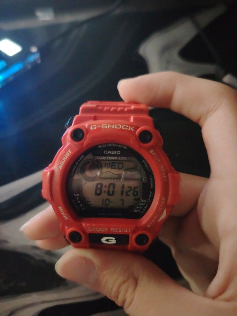 Casio G-Shock WR20BAR Red (Category: Men's Watches) located in Paranaque City. Submitted by nicolaslfc (Listing ID 1466465123, Image 1). Description: working.