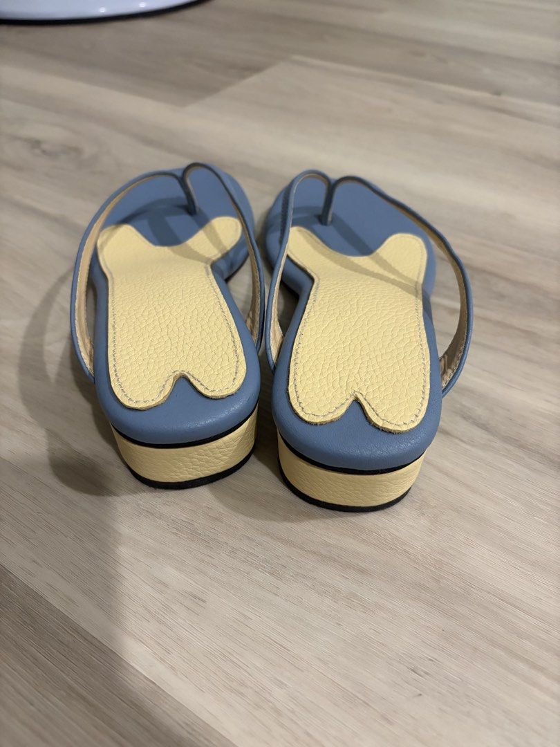 Catsua Bone in Blue Butter Sandals (Category: Flats & Sandals) located in Quezon City. Submitted by shop_imdari (Listing ID 1466510450, Image 2). Description: Catsua bone in blue butter sandals slippers Size 7 Brand new condition used only 2x -3x Orig price: 3,990 RFS: Decluttering This is phasing out soon and most sizes are out of stock online!.