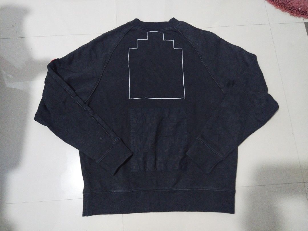 CAV EMPT SWEATER (Category: Coats, Jackets and Outerwear) located in Tagaytay City. Submitted by dcthrifts (Listing ID 1466456361, Image 2). Description: DIMES W23 L27.