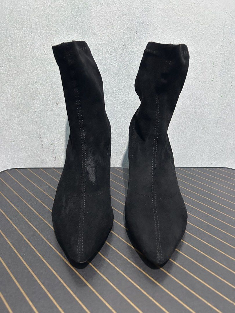 Chaakan Black Suede Ankle Boots (Category: Boots) located in Quezon City. Submitted by jjsurplus_23 (Listing ID 1466503704, Image 3). Description: 23-23.5cm insole.