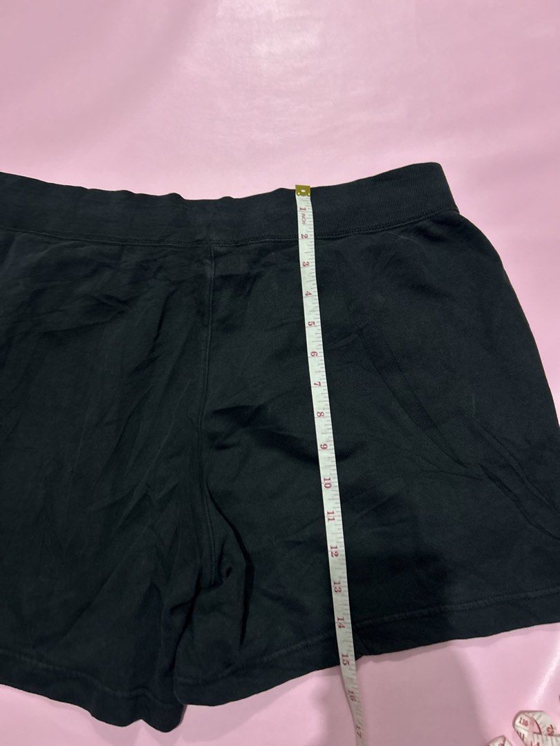 Champion Reversible Running Short (Category: Activewear) located in Manila. Submitted by chen_clybelles (Listing ID 1466477709, Image 3). Description: .