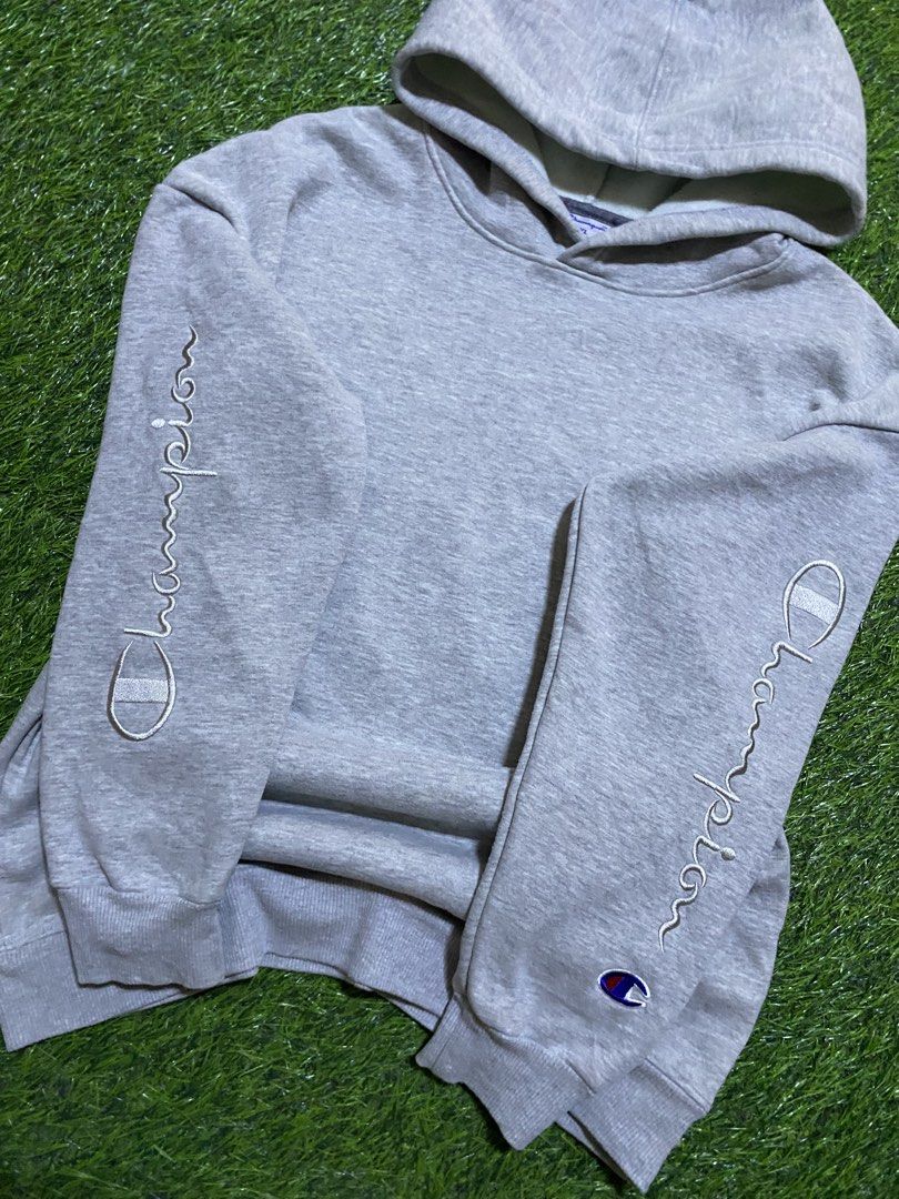CHAMPION SCRIPT HOODIE (Category: Coats, Jackets and Outerwear) located in Manila. Submitted by niftythrifttt (Listing ID 1466415905, Image 3). Description: CHAMPION SIZE M TO L WIDTH - 20 LENGTH - 27 COLOR RATE 9.5 EXCELLENT CONDI NO ISSUE.