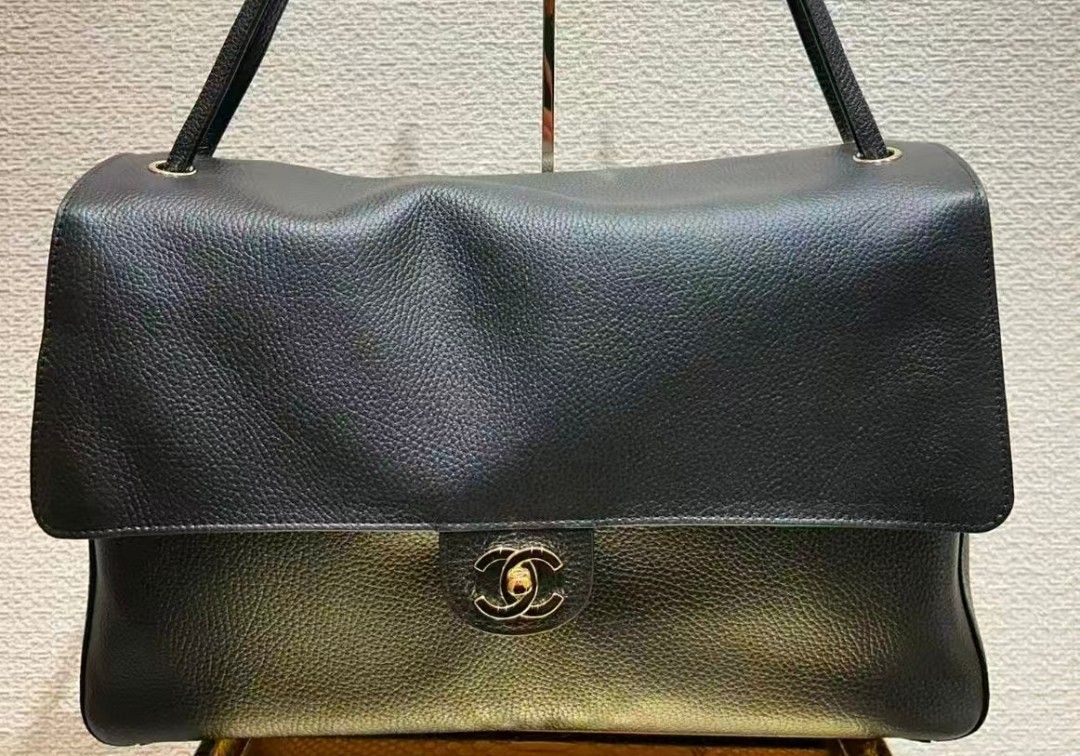 Chanel 黑色荔枝皮雙C轉扣單肩手袋38.5cm黑金 （分類：手袋及銀包）位於 Hong Kong。 由 zhantt68888884 提交（商品編號 1466446198，圖片 1）。簡介： 全套10月正單。