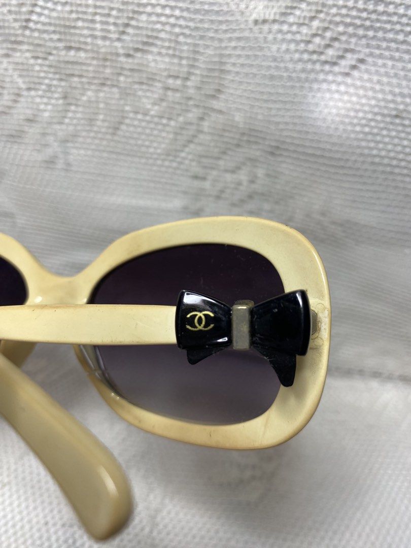 Chanel cc bow sunglasses (Category: Sunglasses & Eyewear) located in Angeles City. Submitted by noagrace (Listing ID 1466349337, Image 2). Description: Chanel CC bow sunglasses Beige color Flawed frame (last pic) P280.