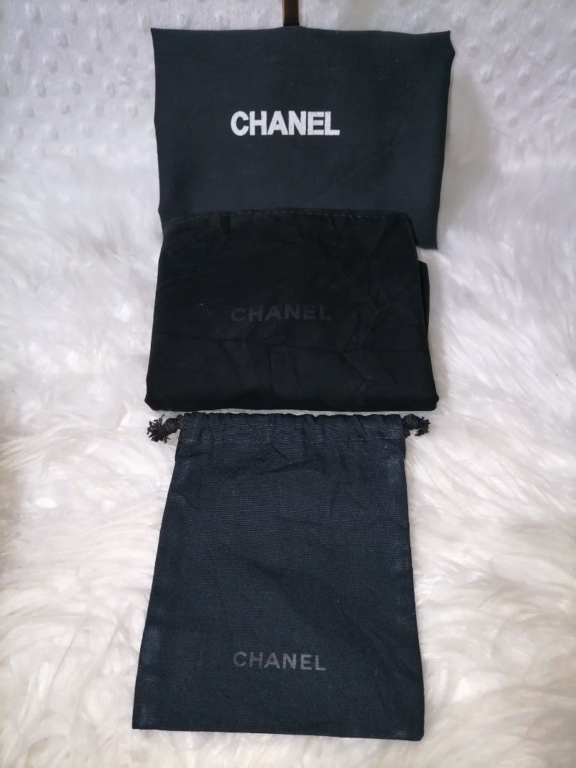 Chanel Dustbag Bundle (Category: Luxury Accessories) located in Butuan. Submitted by az-branded.items (Listing ID 1466450649, Image 1). Description: Size: medium W 18" x L13" Small: W almost 12" x L 9.5" Very small: W 4.5" x L 5.5" Selected from ukay bale.