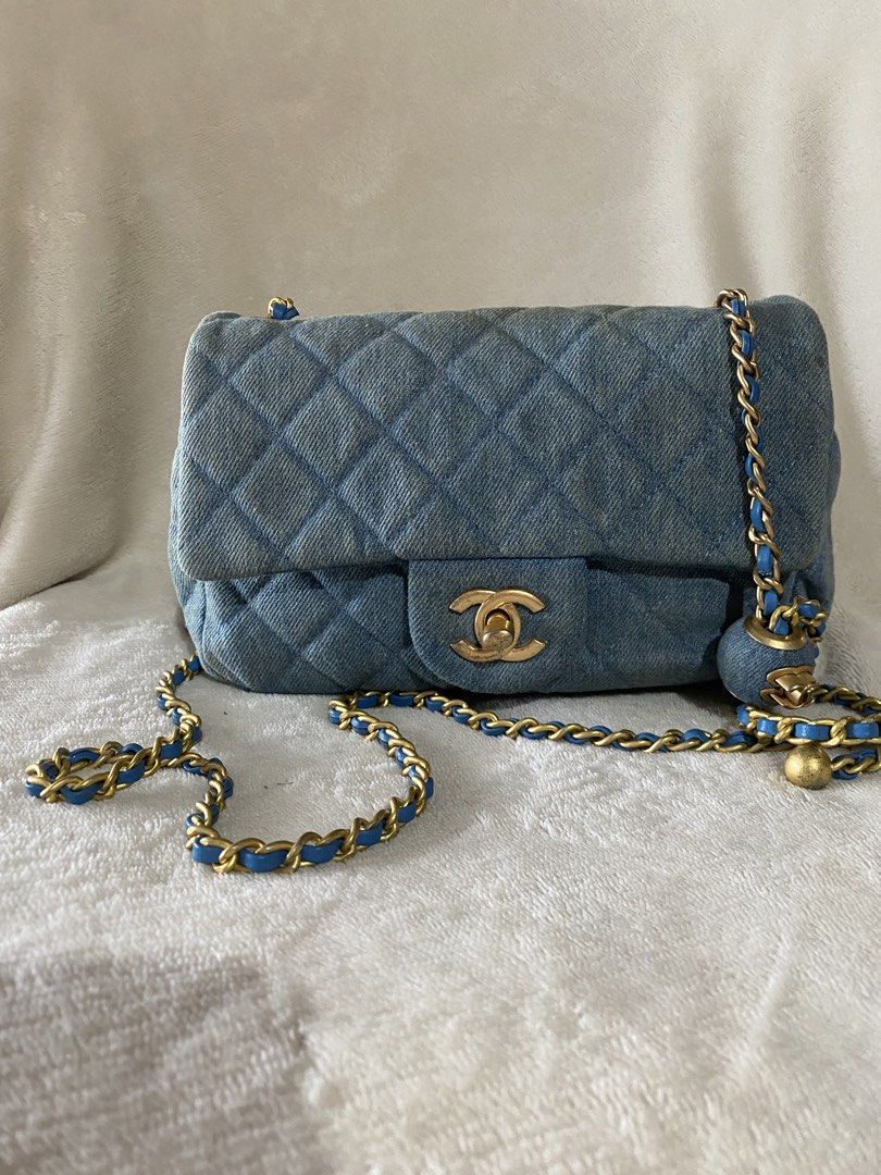 Chanel sling (Category: Luxury Bags & Wallets) located in Murcia. Submitted by cool.jacquelinebatilaran (Listing ID 1466438481, Image 1). Description: Good condition .