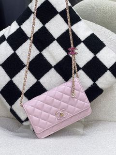 (Category: ) located in . Submitted by neverfull_luxury_sg (Listing ID 1466421391, Image 1). Description: .