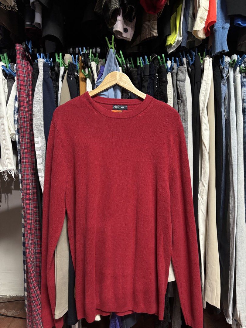 CHEROKEE sweat shirt (Category: Coats, Jackets and Outerwear) located in Pila. Submitted by isabelasthriftclothes (Listing ID 1466489444, Image 1). Description: .