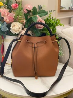(Category: ) located in . Submitted by luxshare_preloved_ (Listing ID 1466447071, Image 1). Description: .