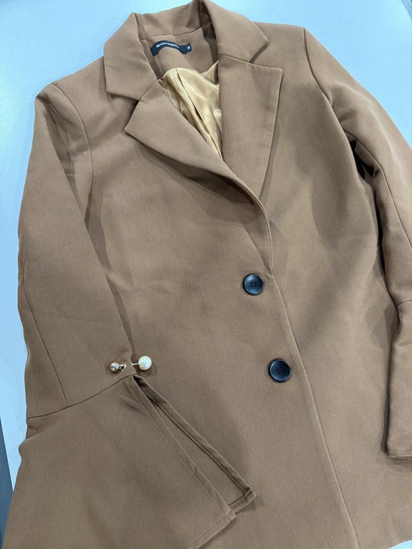 Choco Brown Single-breasted Blazer with Bell Sleeves (Category: Coats, Jackets and Outerwear) located in Quezon City. Submitted by jdmc16 (Listing ID 1466353008, Image 3). Description: .