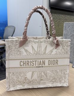 （分類：）位於 。 由 chaneldiorlover 提交（商品編號 1466526828，圖片 1）。簡介： 。