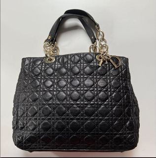 (Category: ) located in . Submitted by vintgbags (Listing ID 1466439702, Image 1). Description: .