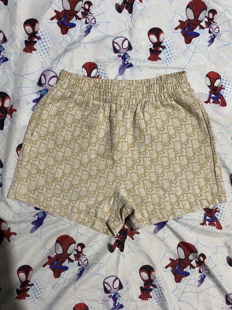 Christian Dior Monogram (Category: Shorts) located in Alicia. Submitted by adorable-de (Listing ID 1466492584, Image 2). Description: Christian Dior Monogram Short Excellent condition as new pa need wash lang mga bossing ganda jito sa personal ganda tela makapal siya with 2side pocket monogram dior mga bossing parang embossed pagvka monogram napaka ganda size on tag Dimensions Waistline 26upto34 Length13 colorrate9.9.10 550 plus shipping fee .