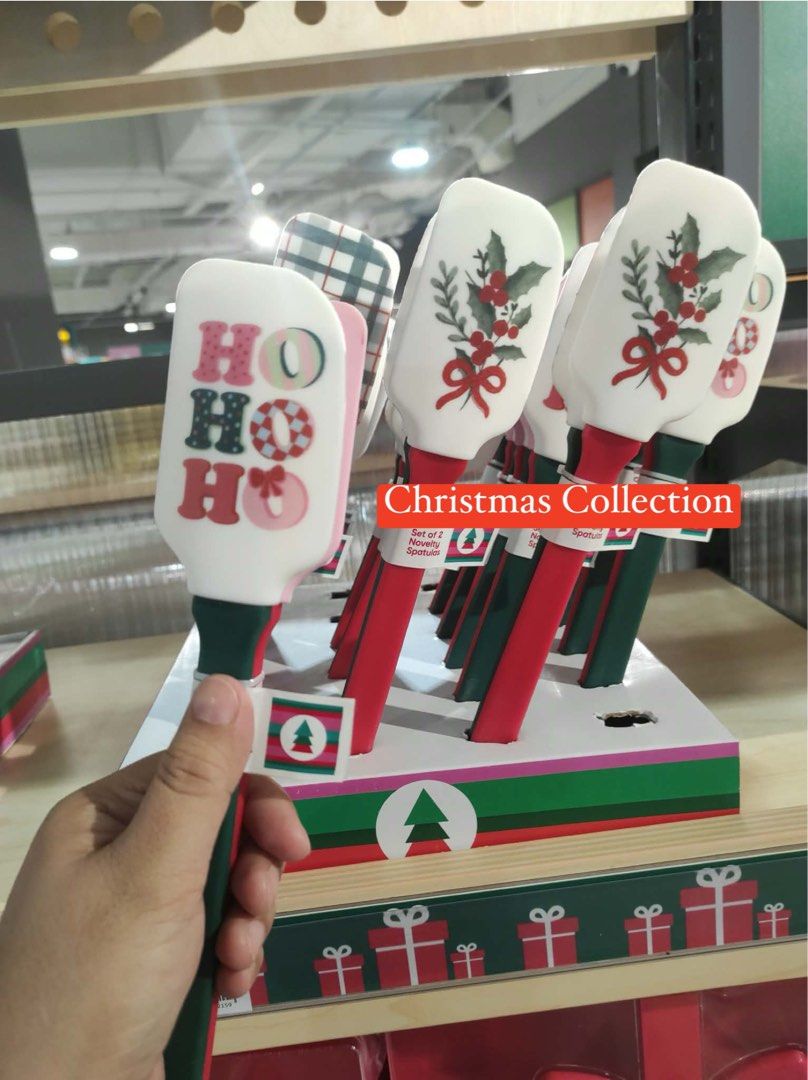 Christmas Spatula (Category: Cookware & Accessories) located in Marikina City. Submitted by kakaona (Listing ID 1466474004, Image 2). Description: Adding to your Christmas Collection 🎄 Set of 2 for Novelty Christmas Spatula.