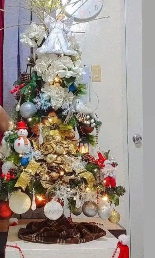 Christmas Tree with Decorations - take all (Category: Other Home Decor) located in Mandaluyong City. Submitted by fiercewater.634a42 (Listing ID 1466522565, Image 3). Description: 🎄✨ RUSH SALE – COMPLETE CHRISTMAS DECORATIONS SET! ✨🎄 Take all for a ready-to-decorate Christmas setup! ❤️🎄 🎅 Christmas Ornaments & Decorations: • Santa Claus • Snowman • White Angel • White Bird • Snowflakes & Snow Crystals • Christmas Balls – Red, White, Gold & Si