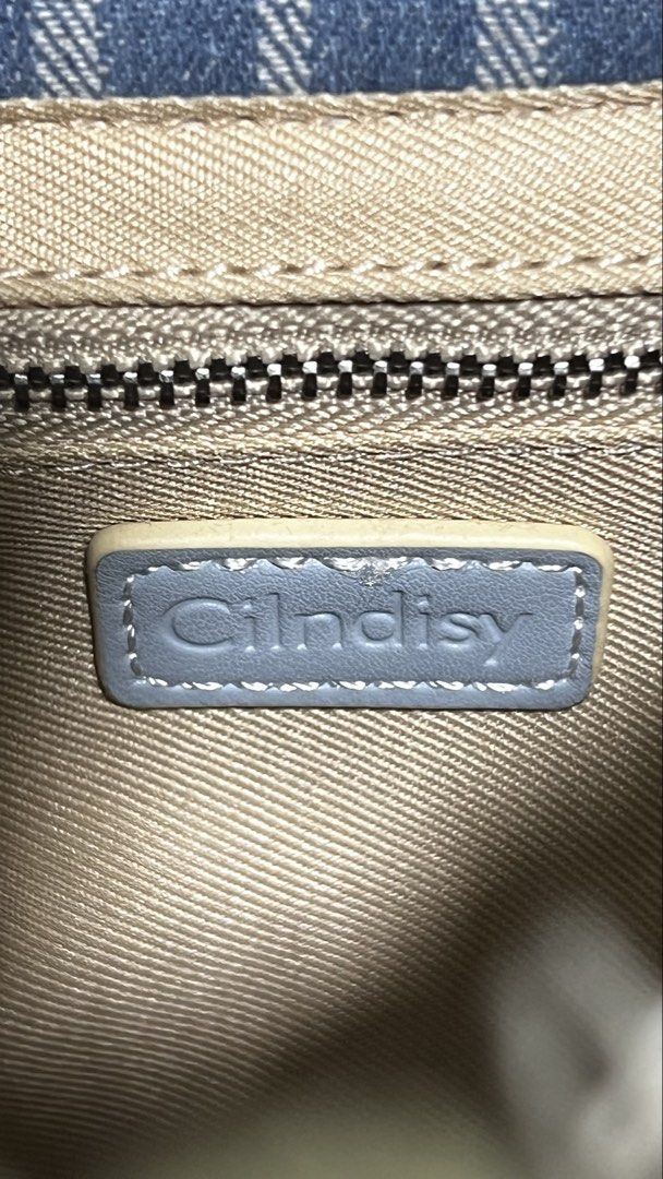 Cilndisy Denim Handbag (Category: Clutches) located in Lapu Lapu. Submitted by ukaydecebu (Listing ID 1466393330, Image 3). Description: .
