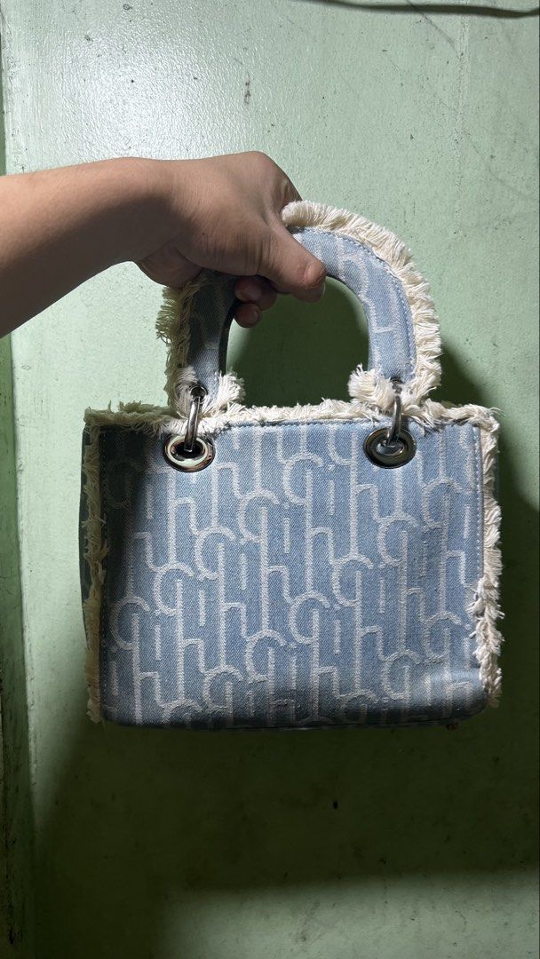 Cilndisy Denim Handbag (Category: Clutches) located in Lapu Lapu. Submitted by ukaydecebu (Listing ID 1466393330, Image 2). Description: .