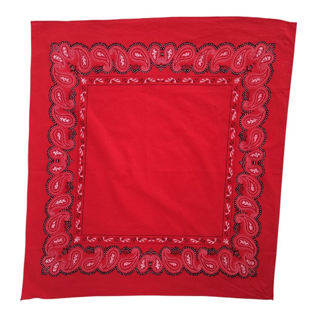classic red paisley bandana (Category: Scarves) located in Santa Cruz. Submitted by oddpenguin-4575 (Listing ID 1466532732, Image 1). Description: measurement:20"×20" 📌Brand:no brand 📌issue:❌ 📌Actual shades may differ slightly depending on ambient lighting conditions. 📌"Thrift Disclaimer: Items are pre-owned. Expect minor flaws like washable marks or storage dust. Please buy only if you're comfortable with the charm of vintage wear." 📌SF sho
