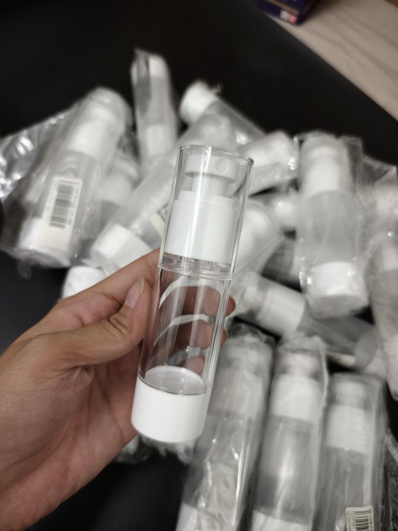 Clear and White Travel Refillable Spray Bottle (Category: Fragrance & Deodorants) located in Angeles City. Submitted by measaliman02351 (Listing ID 1466524052, Image 3). Description: - Clear plastic body with a sleek white pump and cap - Refillable design, ideal for travel skincare, lotions, or hand sanitizer - Smooth pump action delivers a fine, even mist - Brand new and individually wrapped in plastic - Multiple units available for purchase.