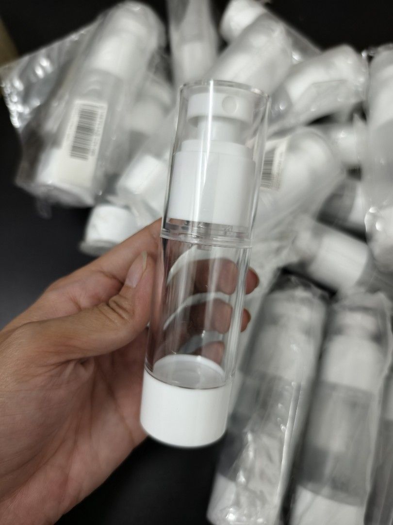 Clear and White Travel Refillable Spray Bottle (Category: Fragrance & Deodorants) located in Angeles City. Submitted by measaliman02351 (Listing ID 1466524052, Image 2). Description: - Clear plastic body with a sleek white pump and cap - Refillable design, ideal for travel skincare, lotions, or hand sanitizer - Smooth pump action delivers a fine, even mist - Brand new and individually wrapped in plastic - Multiple units available for purchase.