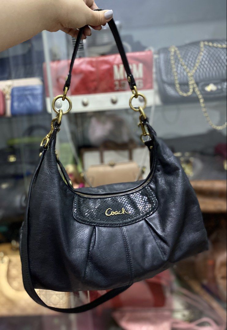 coach ashley medium (Category: Shoulder Bags) located in San Mateo. Submitted by kluxuryy (Listing ID 1466525229, Image 1). Description: OFFER YOUR PRICE NEGOTIABLE.