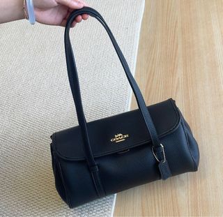 (Category: ) located in . Submitted by yhn_boutique (Listing ID 1466425026, Image 1). Description: .