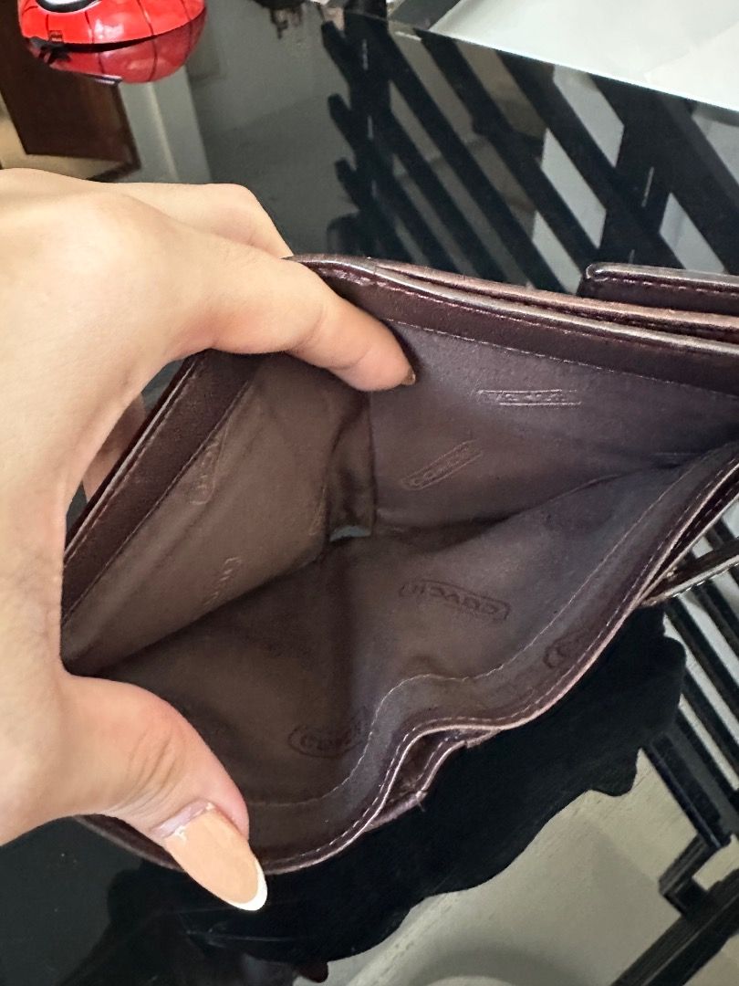 Coach Choco Brown Wallet (Category: Purses & Pouches) located in Dagupan City. Submitted by emmanreyes (Listing ID 1466360661, Image 3). Description: .