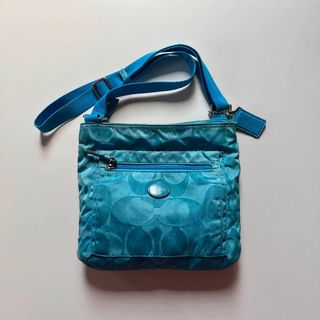 (Category: ) located in . Submitted by vintgbags (Listing ID 1466443009, Image 1). Description: .