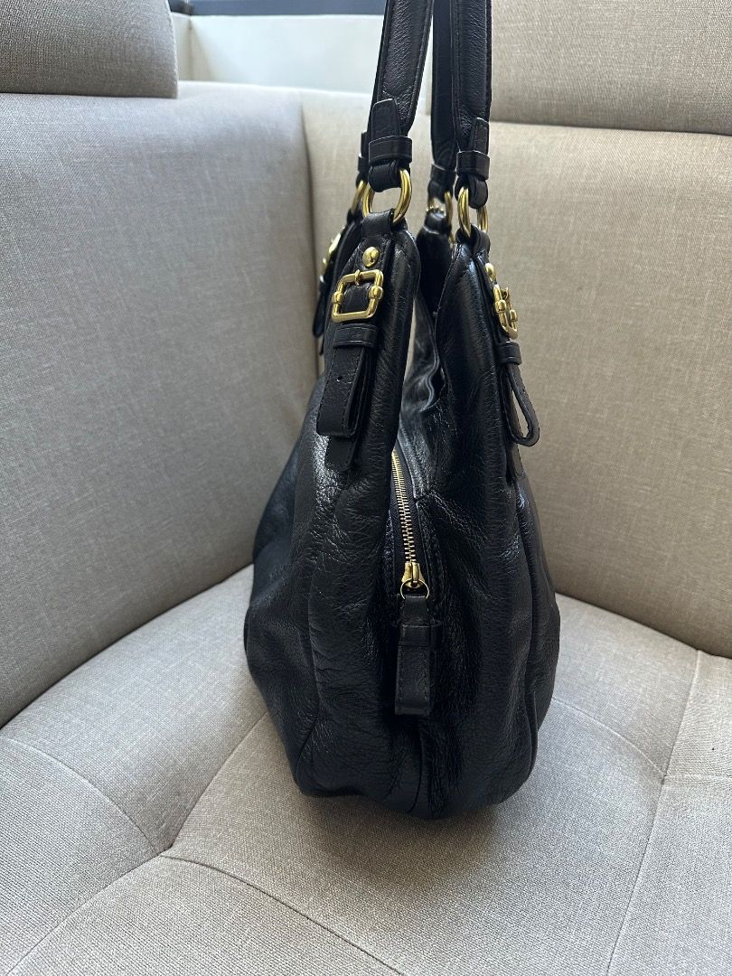 Coach Madison Maggie (Category: Shoulder Bags) located in Dagupan City. Submitted by emmanreyes (Listing ID 1466360236, Image 2). Description: .