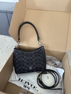 (Category: ) located in . Submitted by yhn_boutique (Listing ID 1466421565, Image 1). Description: .