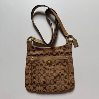 (Category: ) located in . Submitted by vintgbags (Listing ID 1466442852, Image 1). Description: .
