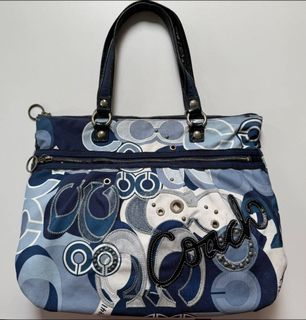 (Category: ) located in . Submitted by vintgbags (Listing ID 1466438620, Image 1). Description: .