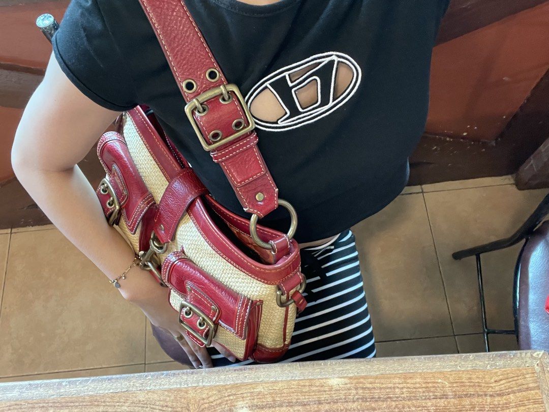 Coach Rare Legacy Sack (Category: Luxury Bags & Wallets) located in Imus. Submitted by jellerieclaire (Listing ID 1466373515, Image 2). Description: pm for more details .