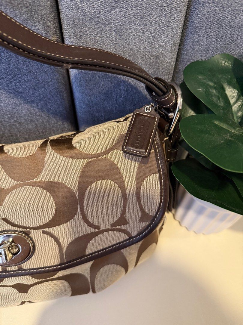 coach soho hobo and turnlock soho (Category: Shoulder Bags) located in Manila. Submitted by evieanne (Listing ID 1466459858, Image 3). Description: 5800 each but nego for sure buyers and if take both.