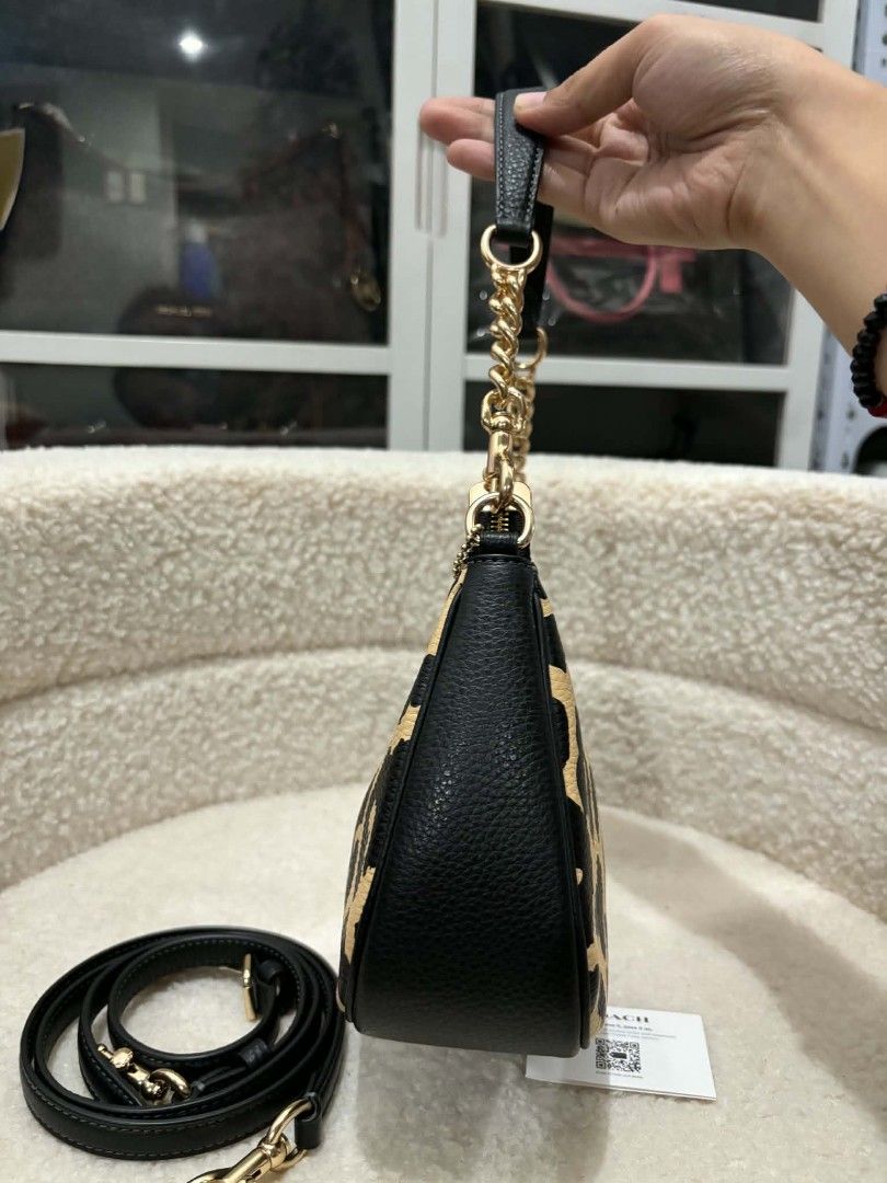 Coach Teri Leopard (Category: Shoulder Bags) located in Manila. Submitted by roxy_collection634 (Listing ID 1466385189, Image 2). Description: Coach Teri Leopard Original Brandnew With tag, carecard and polyplastic Open for Layaway Pm for Interested 📤.