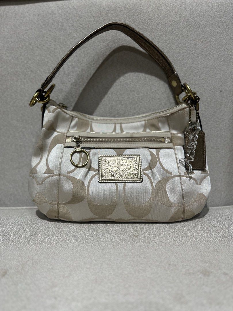 Coach vintage kili bags (Category: Shoulder Bags) located in Quezon City. Submitted by slluxury_ph (Listing ID 1466433043, Image 2). Description: Available Coach kili bags.