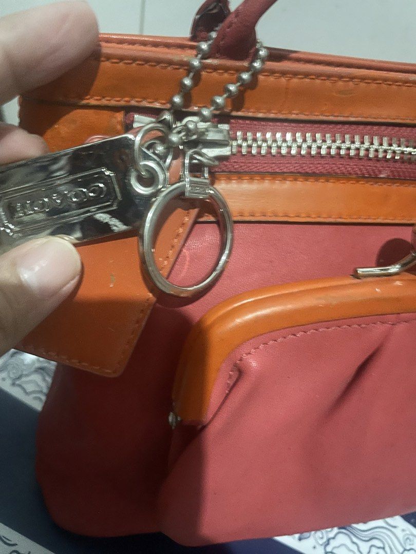 Coach Vintage Pink MINI /KILI Bag (Category: Tote Bags) located in Antipolo. Submitted by lilhermes (Listing ID 1466445122, Image 3). Description: Maliit po ito, pwede hand bag or kili bag Wide: 9 inches Height: 6.5 inches Fit any size of phone and long wallet No Major Flaws.