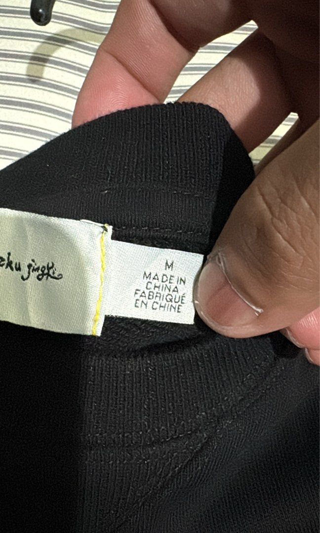 COACH x ZHU JINGYI DINOSAUR (Category: Coats, Jackets and Outerwear) located in Carmona. Submitted by arthrift.31 (Listing ID 1466459856, Image 3). Description: Width:20.5 Length:25 Condition:9.5/10 Colorrate:9.5/10 Issue:None.