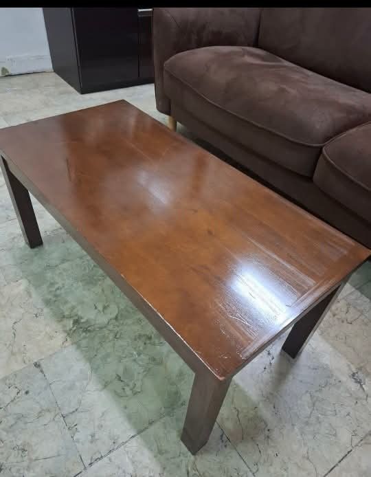 Coffee Center Table (Category: Tables & Sets) located in Quezon City. Submitted by dannikkishoppe2 (Listing ID 1466385719, Image 3). Description: Coffee Center Table ‼️₱2800‼️ Please manage your expectations as there might be minimal flaws. Color may vary due to lighting, it may appear darker or lighter in person. Check photos first before buying. Please refrain from purchasing if you are particular about USED items and imperfections. Thank you!.