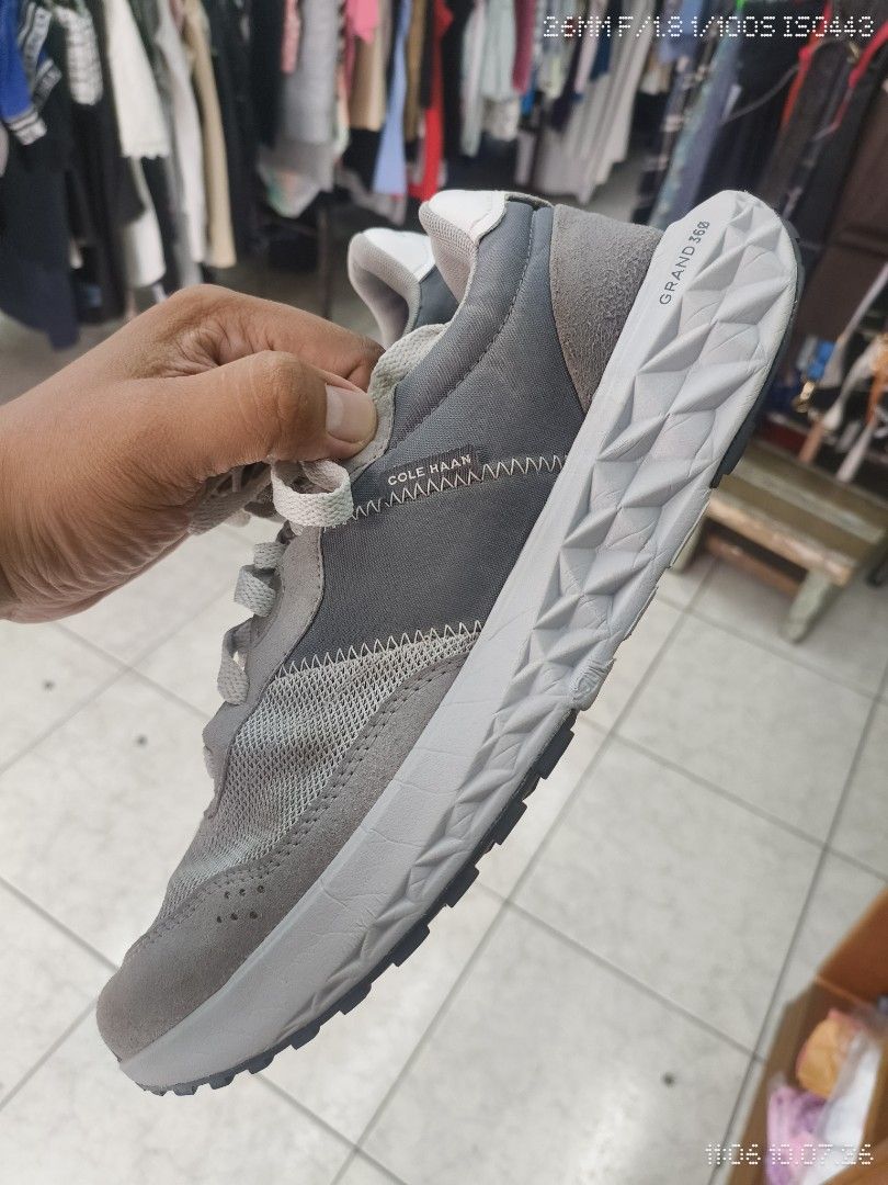 Cole haan grand 360 (Category: Casual Shoes) located in Lucena. Submitted by drygoooddzzz (Listing ID 1466392781, Image 1). Description: cole Haan grand 360 size 8.5 mens 2600+ sf good condition.